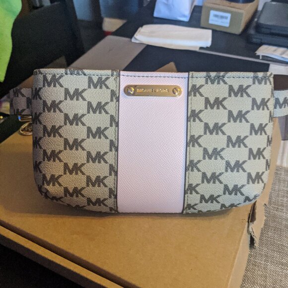 Michael Kors Belt Bag - Picture 1 of 7